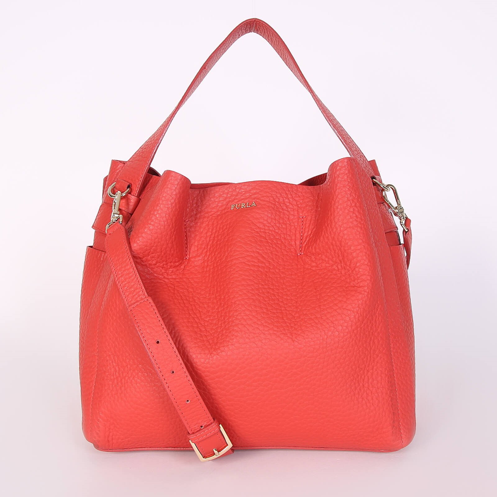 Furla Capriccio Calfskin Hobo Bag Red www.luxurybags.eu