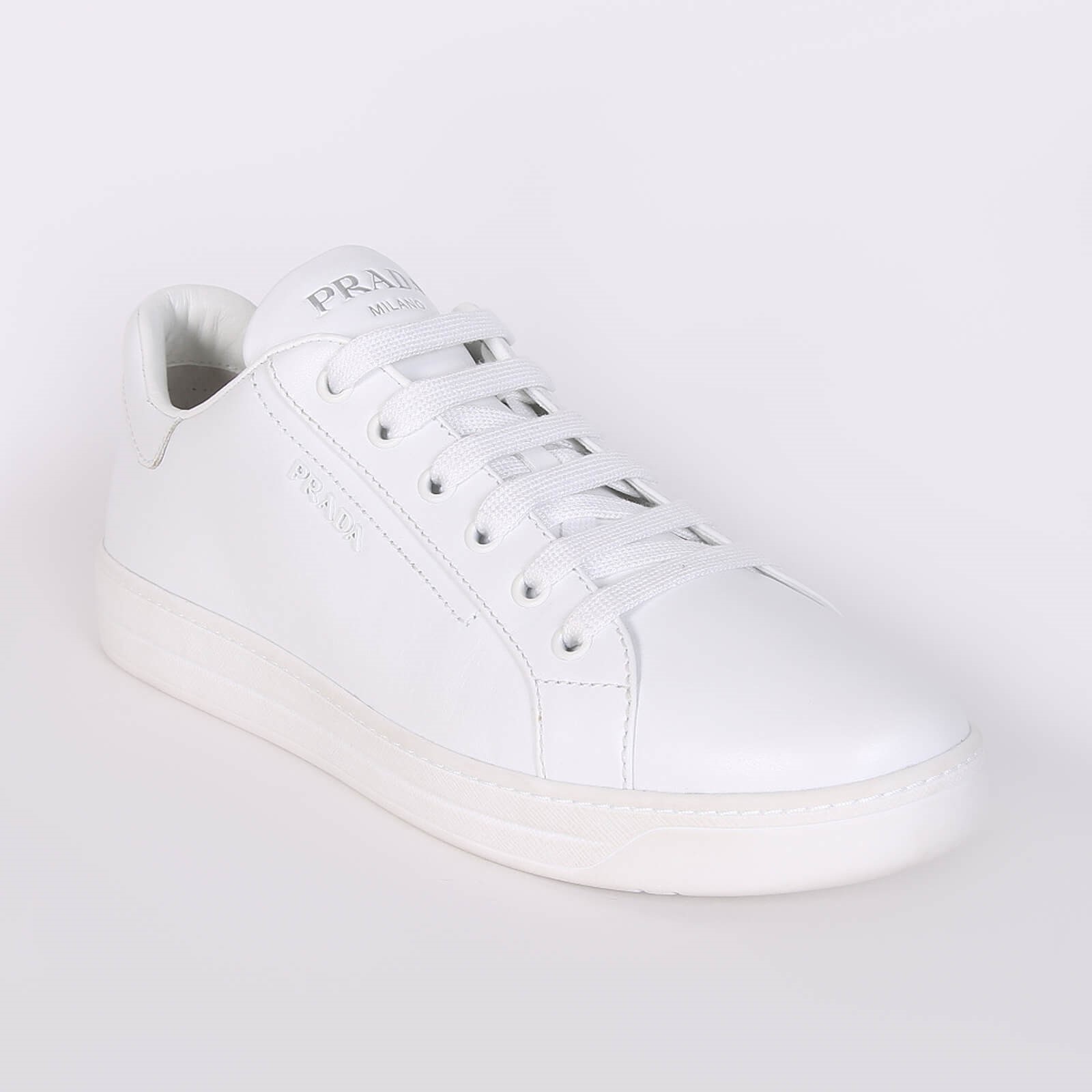 Prada - Vitello Soft Sneakers White 40,5 | www.luxurybags.eu