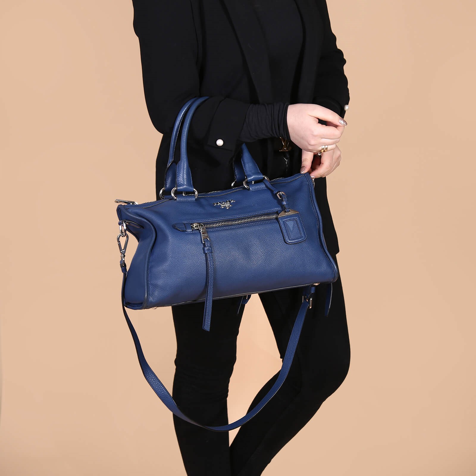 Prada Bauletto Vitello Phenix Bluette www.luxurybags.eu