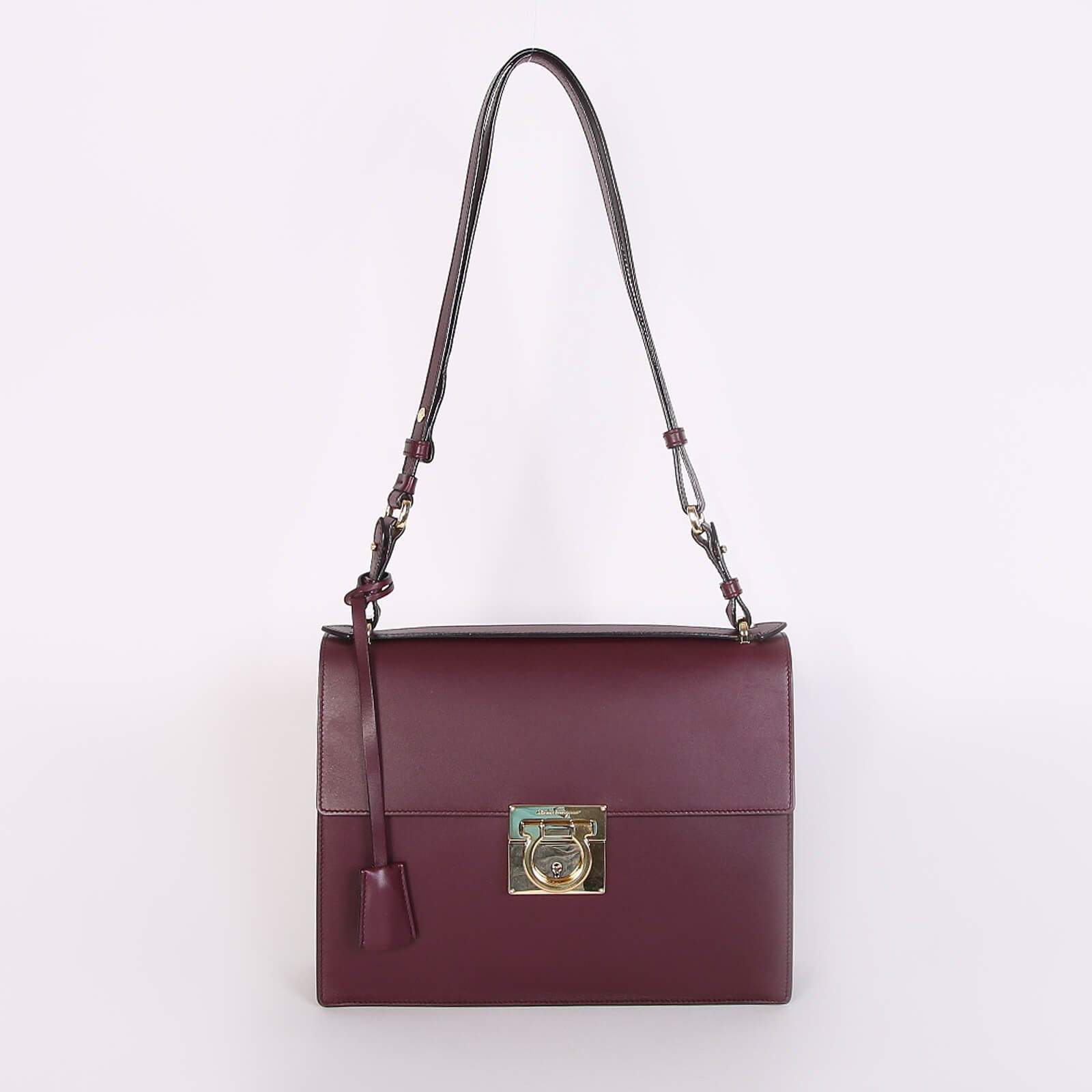 Salvatore Ferragamo Gancio Lock Calfskin Shoulder Bag Burgundy www.luxurybags.eu