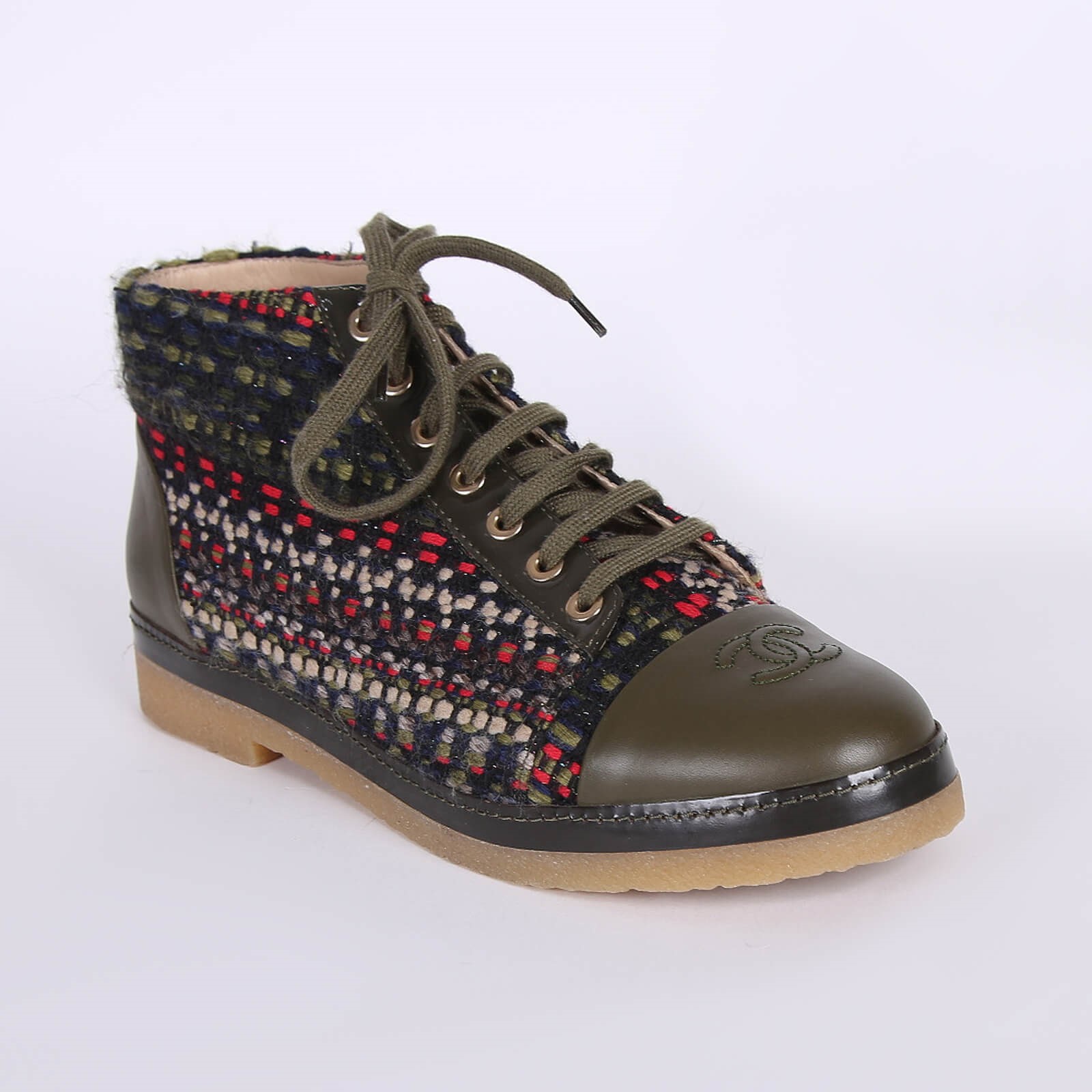 Chanel CC Calfskin Tweed Lace Up Short Boots Khaki 41 www.luxurybags.eu